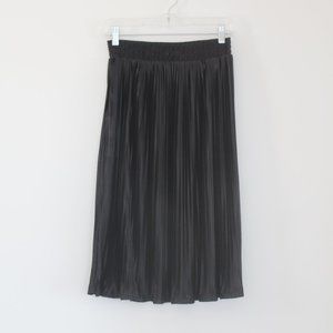 American Apparel mid length pleated skirt XS/S